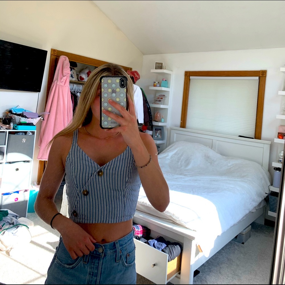 Hollister tank